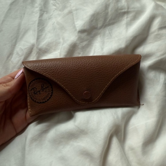 Ray-Ban Gold Frame with Dark Green Lenses Sunglasses - Picture 6 of 7